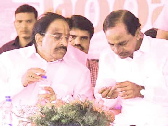In 1995, I gave the post of minister to KCR.. I contested in Paleru only for the welfare of the party - Tummala Nageswara Rao..ISR