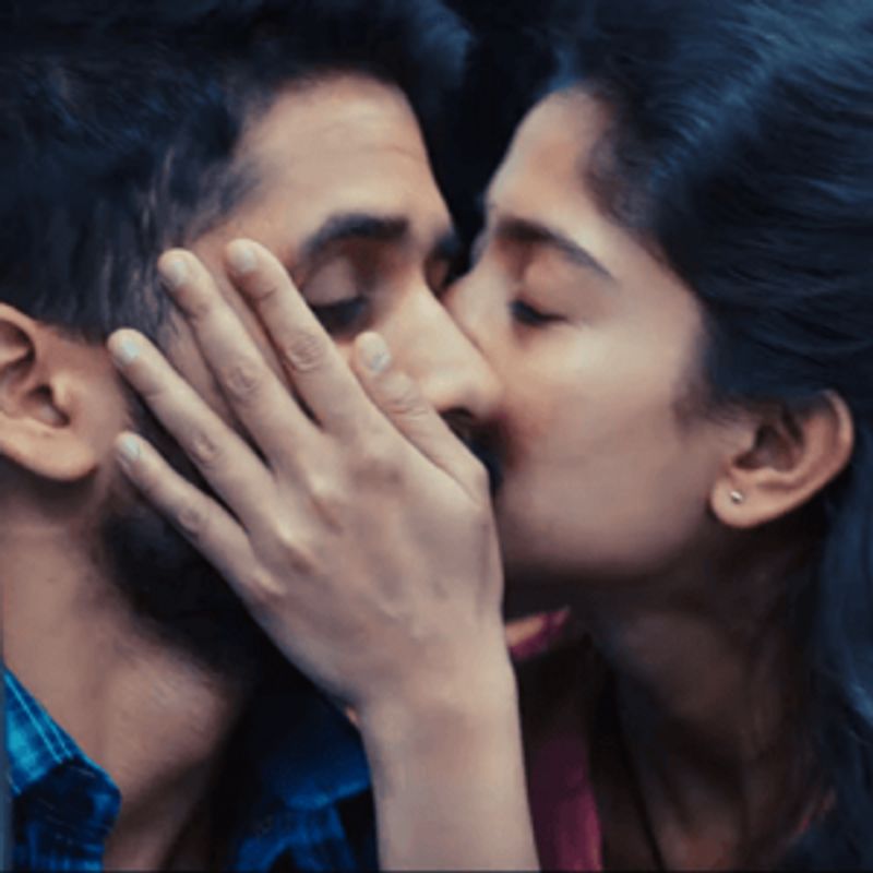 Sai Pallavi Give Romantic Kiss To Naga Chaitanya in Love Story Movie