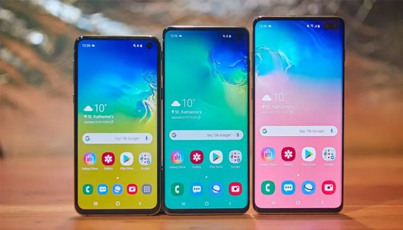 samsung offers huge price cut on galaxy s10 series smart phones