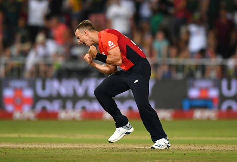 New RCB Star Tom Curran Handed 4 Match Ban For Intimidating Umpire During Big Bash League Match kvn