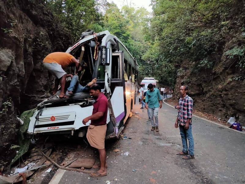 7 Kills  Several injured after bus rams to Rock at Udupi