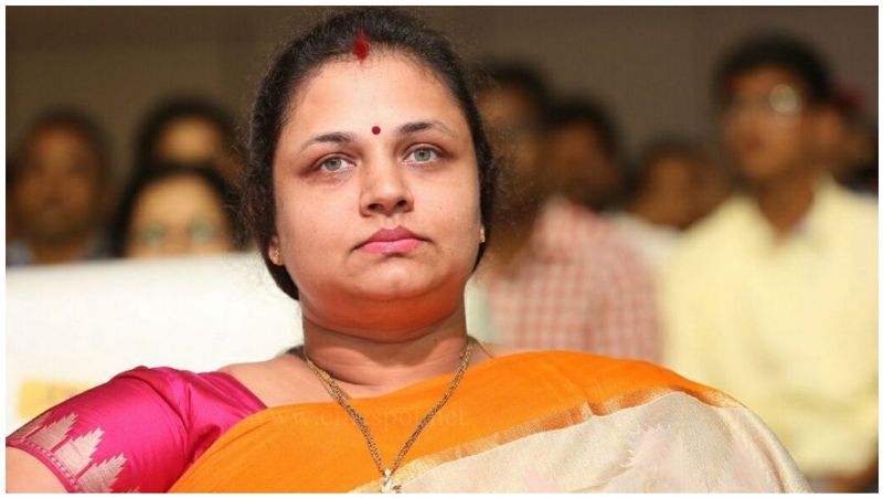 actress sivaranjani fatherinlaw dead celebrities condolence