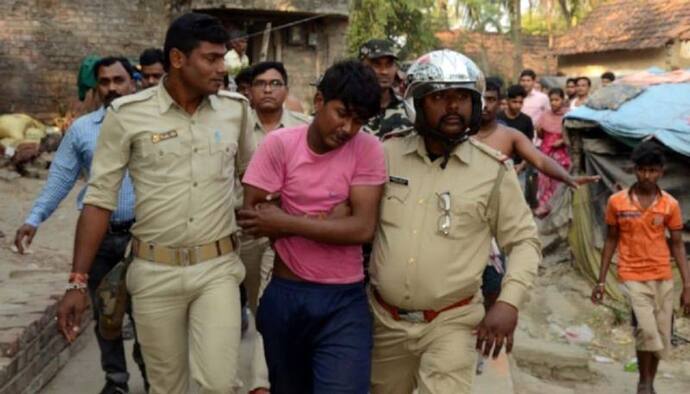 বাড়ি থেকে ডেকে নিয়ে গিয়ে যুবককে 'খুন', মৃতের দুই বন্ধুকে গণধোলাই স্থানীয়দের