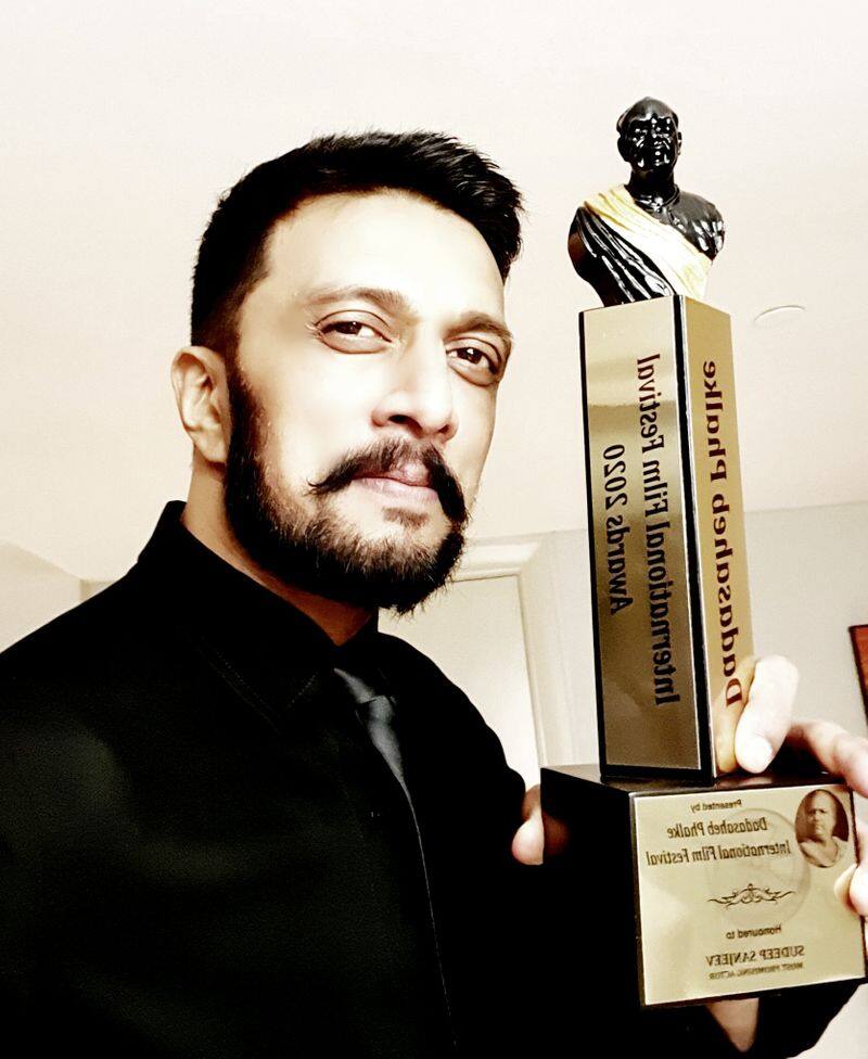 Kannada Actor Kiccha Sudeep receives dada saheb phalke international film festival award at Mumbai