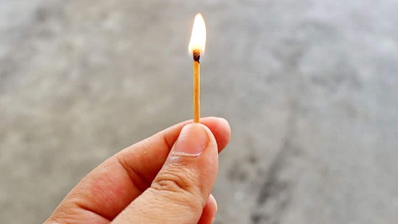 Refused to talk; man sets woman on fire