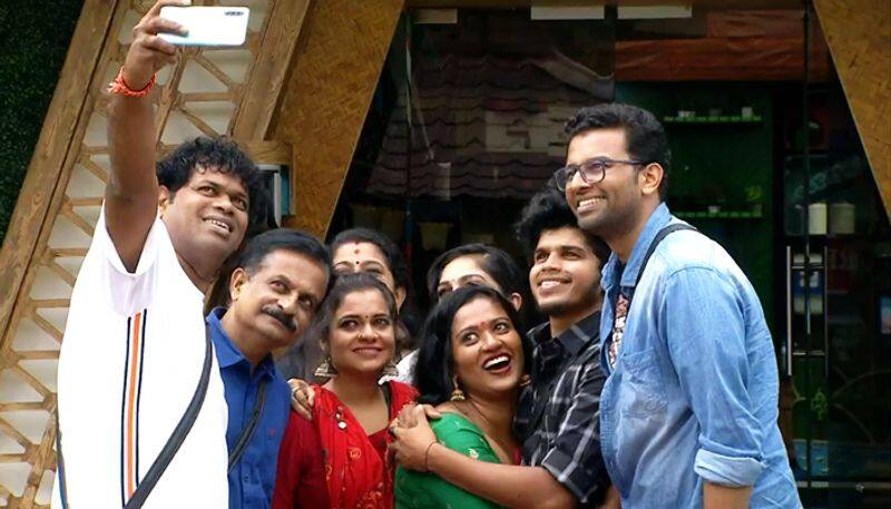 manju pathrose had one last selfie from bigg boss house