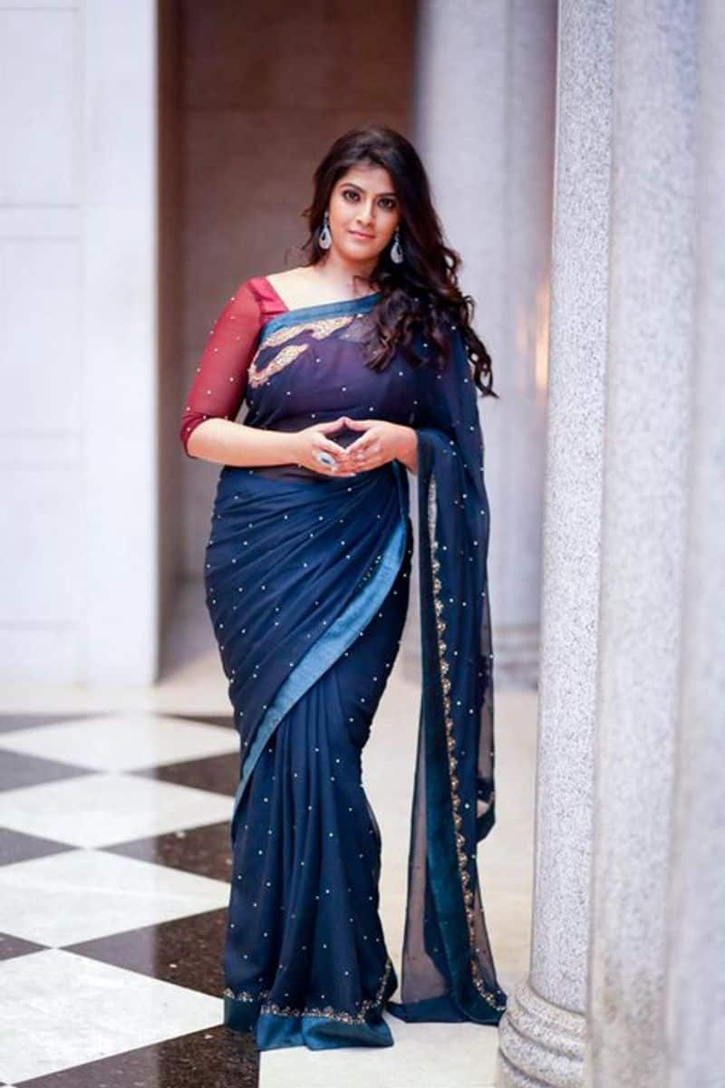 Actress Varalakshmi Sarathkumar Slim Look Photo Going Viral