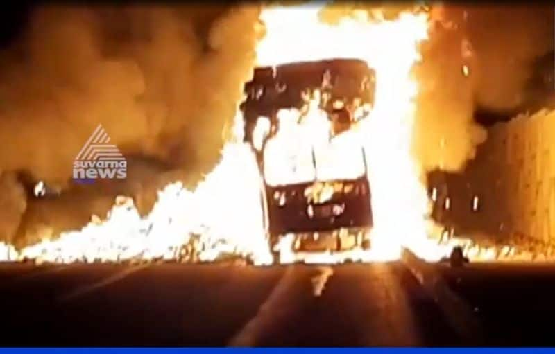 Vijayapura Matchboxes lorry caught fire and burnt