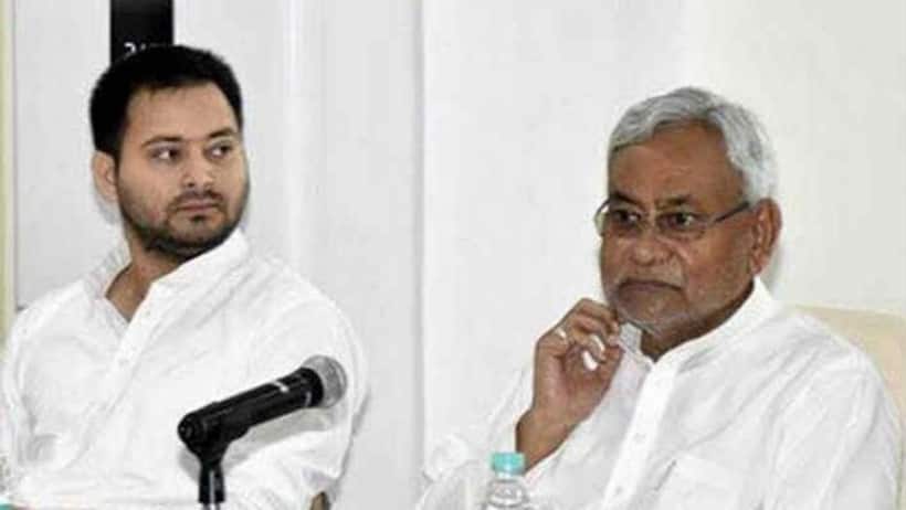 बिहार में राजद को बड़ा झटका, पांच विधान पार्षदों ने थामा जदयू का हाथ
