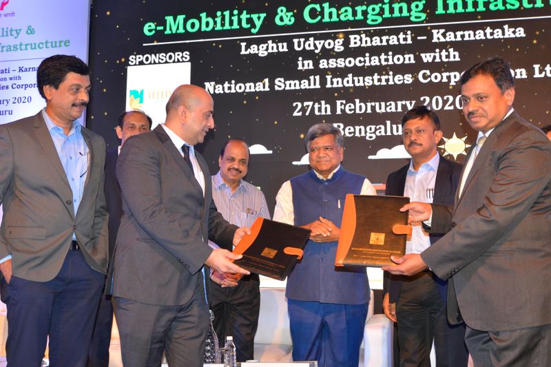 Karnataka government ready to support electric vehicle manufacture says Jagadish Shettar