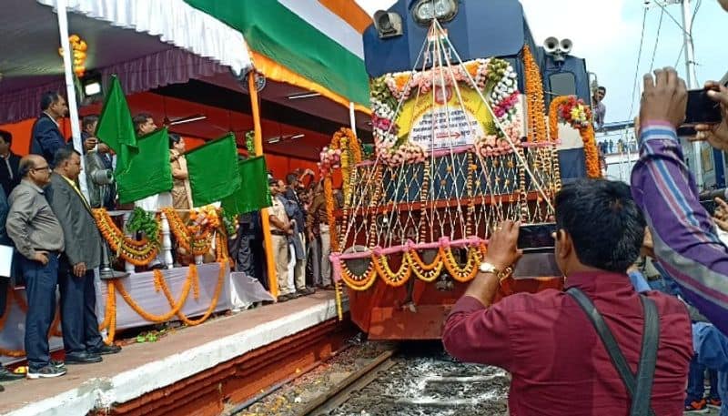 new express train service started between mayiladuthurai to salem via trichy by southern railway vel