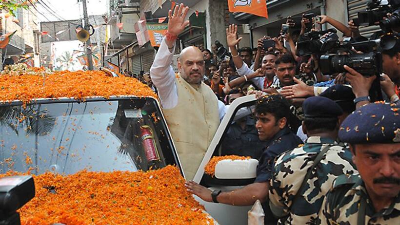 टीएमसी और वामदलों के विरोध के बीच अमित शाह पहुंचे बंगाल