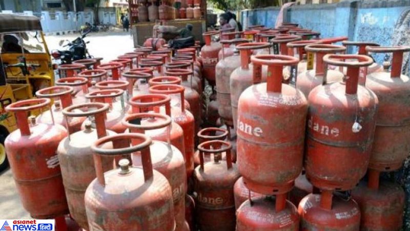 Cooking LPG gas gets cheaper by Rs 162