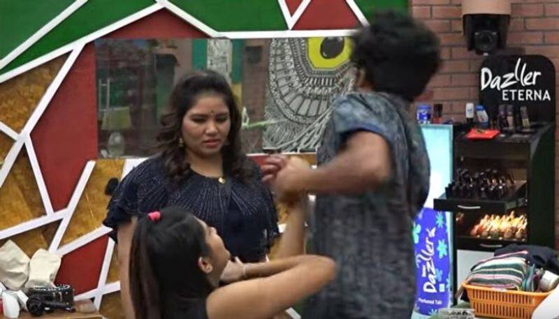 alina hit on fkrus face ause of smoking habit inside bigg boss