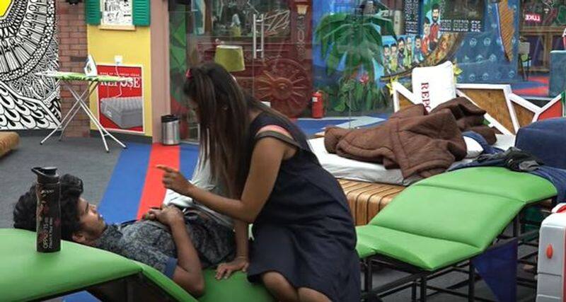 alina hit on fkrus face ause of smoking habit inside bigg boss