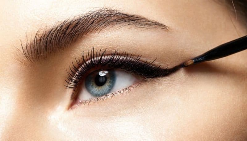  Follow these tips to apply eyeliner perfectly