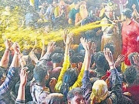 Corona is seen in Holi, demand for native gulal is increasing