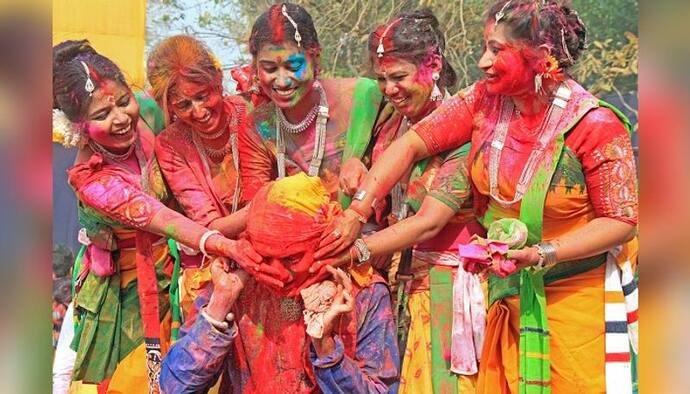 আম্রমুকুল আর পলাশ জানান দিচ্ছে বসন্তের, দোল উৎসবে মাতবে এবার শহর ও শান্তিনিকেতন