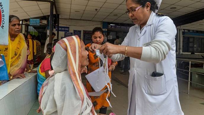 বাজারে দেদার বিকোচ্ছে চিনা মাস্ক, পাল্লা দিয়ে বাড়ছে তার দামও