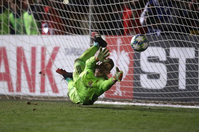 Goalkeeper makes five penalty saves in German Cup match