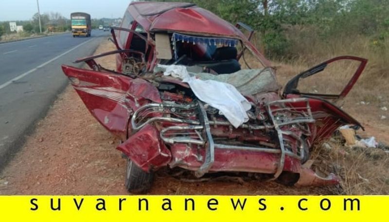 12 people who were returning from Daramasthala died in Car accident at Tumakur