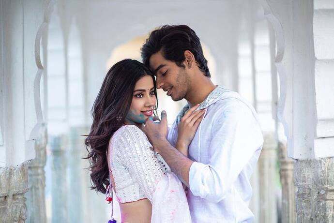 Janhvi Kapoor is the new bud in Bollywood and carved a niche for herself at the age of 23. She made her debut with the film Dhadak and has managed to steal many hearts.