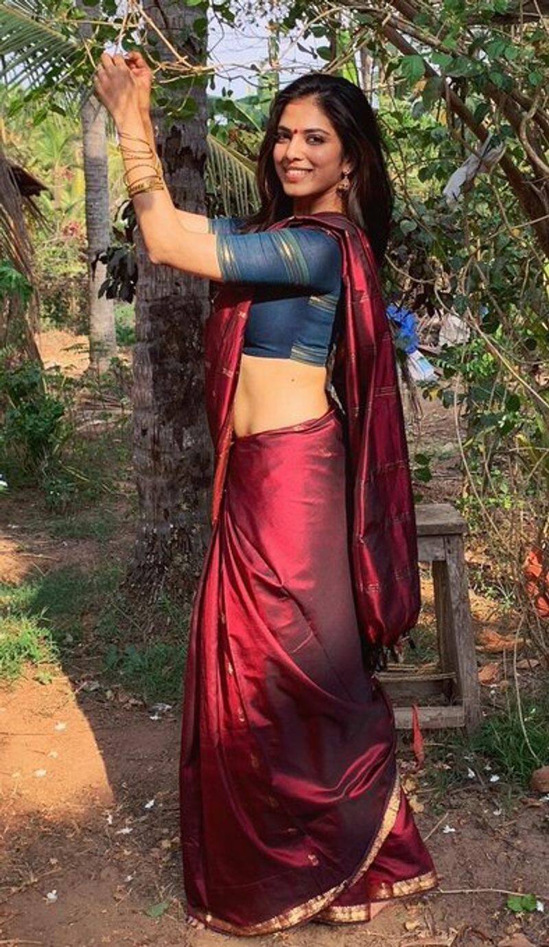 Master Movie Heroine Malavika Mohanan Hot Saree Photo Shoot Going Viral