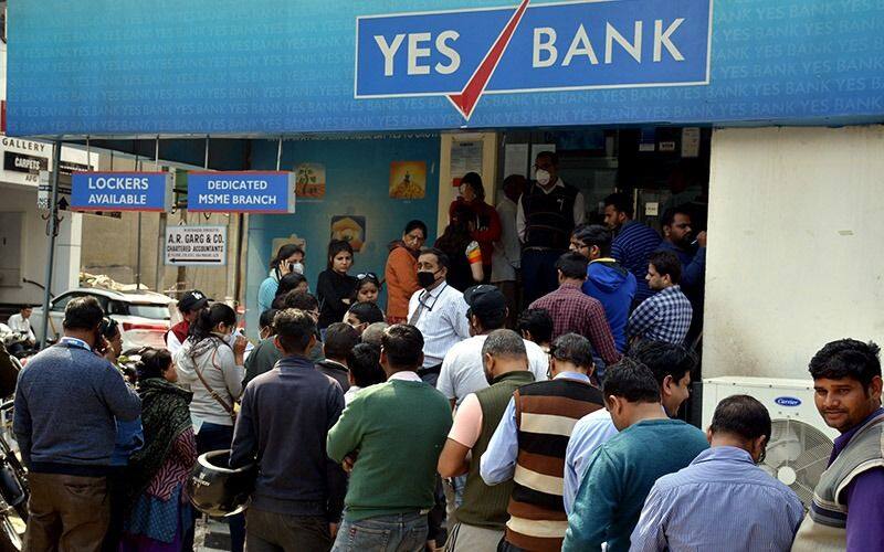 yes bank atm's start working effectively