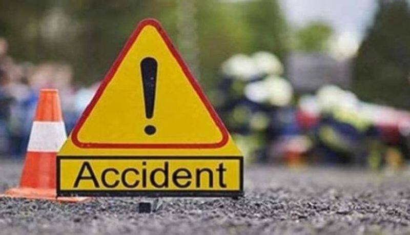 Three dead as bjp leaders car topples in Gadag