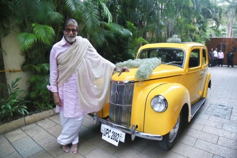 Bollywood actor Amitab Bachchan was gifted  vintage car by his friend