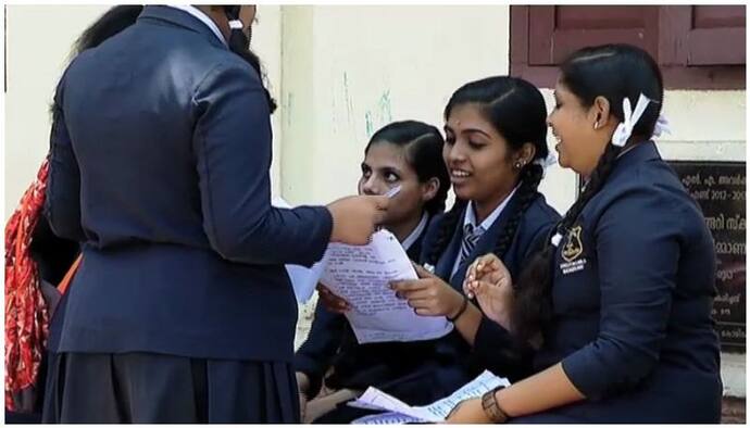 ভারতের বুকে করোনার থাবা, স্থগিত আইসিএসসি-আইএসসি পরীক্ষা