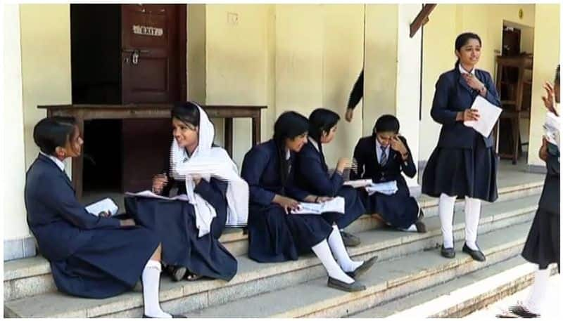 central government gives permission to  conduct  sslc plus two exam