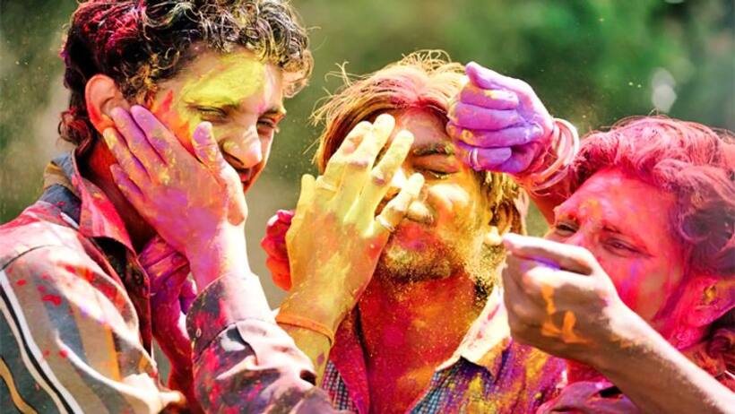 केमिकल मिले रंगों से जानें क्या होते हैं नुकसान, एलर्जी हो तो अपनाएं ये घरेलू उपाय