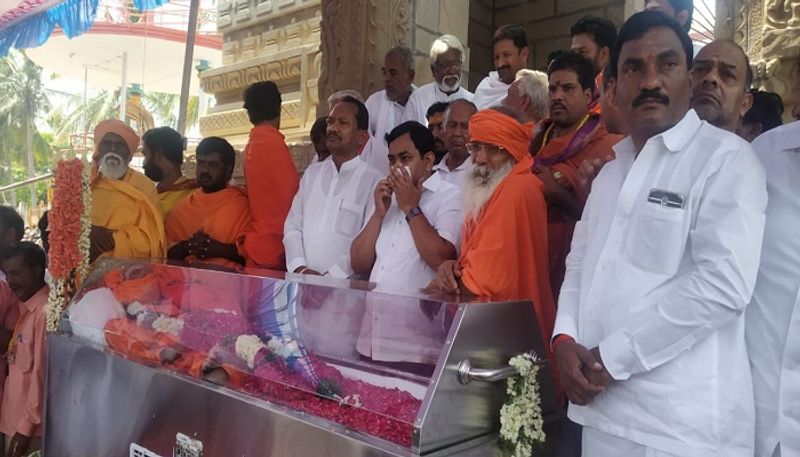 Last Rites of Lingayata saint Mate Manekeshwari held in Sedam in Kalaburagi District