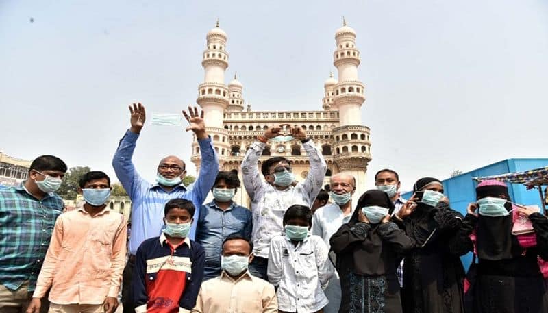 Bidar Based Doctor Allama Prabhu Anandwade Distribution of Free Mask in Hyderabad