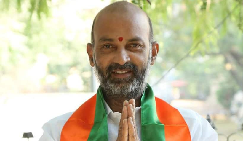 కేంద్ర మంత్రి అమిత్ షాతో  బండి సంజయ్ భేటీ: తాజా రాజకీయ పరిస్థితులపై చర్చ