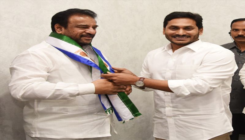 Former minister Rama Subba Reddy joins in Ysrcp