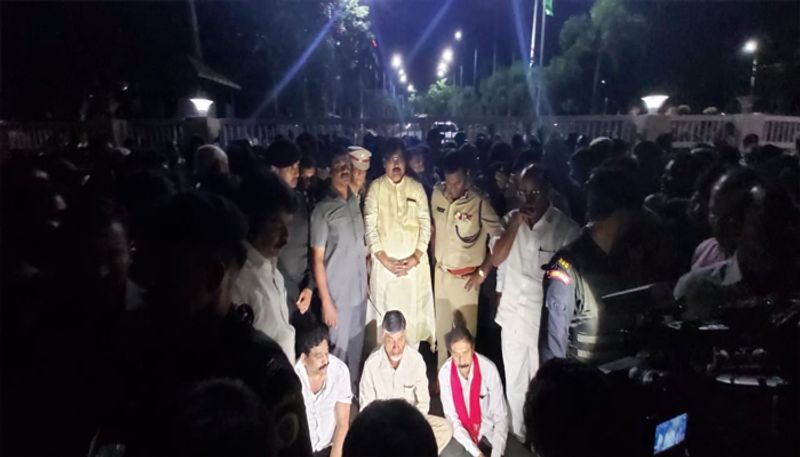 Chandrababu stages protest infront of Ap DGP office