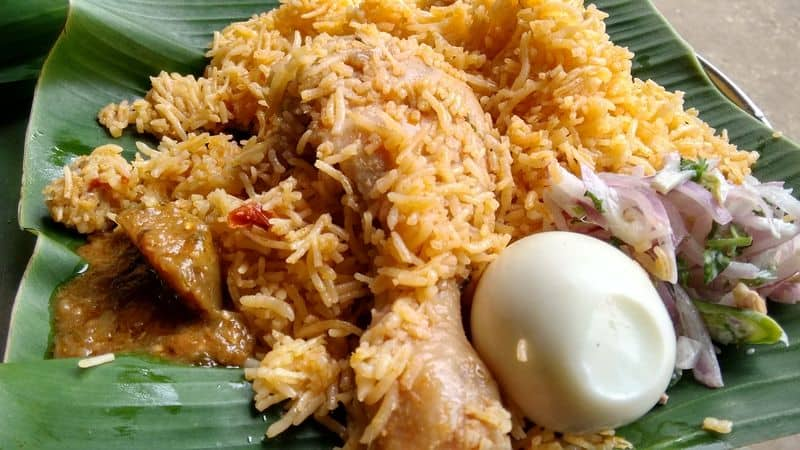 chicken briyani sold for 1 rupee in a newly opened shop