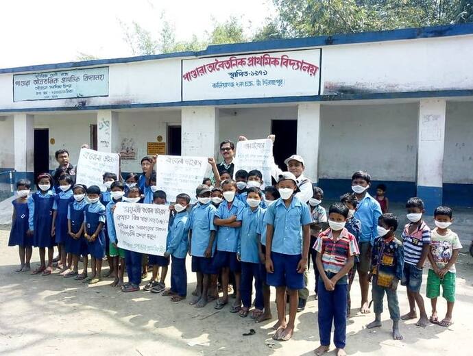 ছুটি, তবু পড়ুয়াদের নিয়ে সচেতনতার প্রচার চালিয়ে নজর কাড়ল এই স্কুল