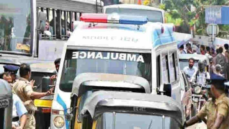 hyderabad people ignoring lock down rules heavy traffic jam in kukatpally