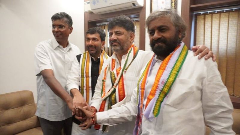 kpcc chief DK Shivakumar first meeting with 3 Working president at Bengaluru