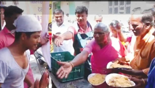 free briyani for people in ambur  to create awareness about corona