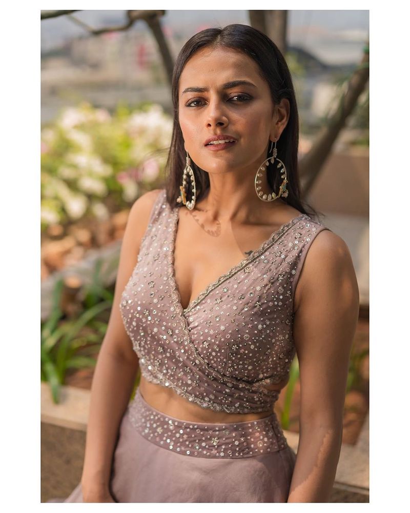 (Courtesy:Instagram) నాని సరసన జెర్సీ చిత్రంలో శ్రద్దా శ్రీనాథ్ హీరోయిన్ గా నటించింది. (Courtesy:Instagram) నాని సరసన జెర్సీ చిత్రంలో శ్రద్దా శ్రీనాథ్ హీరోయిన్ గా నటించింది.