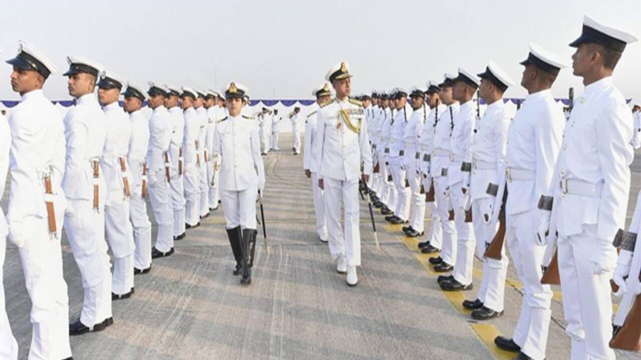 अब नेवी में महिलाओं को भी मिलेगा स्थाई कमीशन, SC ने कहा- लैंगिक भेदभाव नहीं किया जा सकता