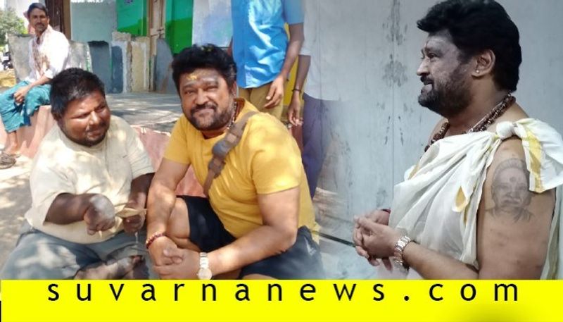 Actor Jaggesh celebrates birthday in raichur mantralaya