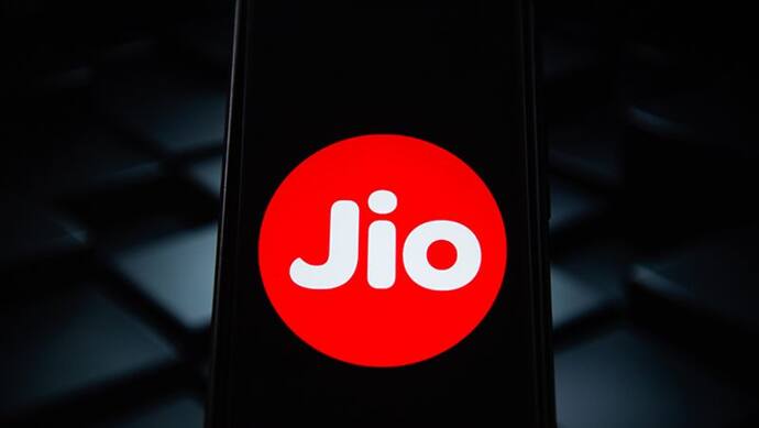 कोरोना से जंग के लिए आगे आया मुकेश अंबानी का JIO, बदले 4 प्लान, डेटा की सौगात