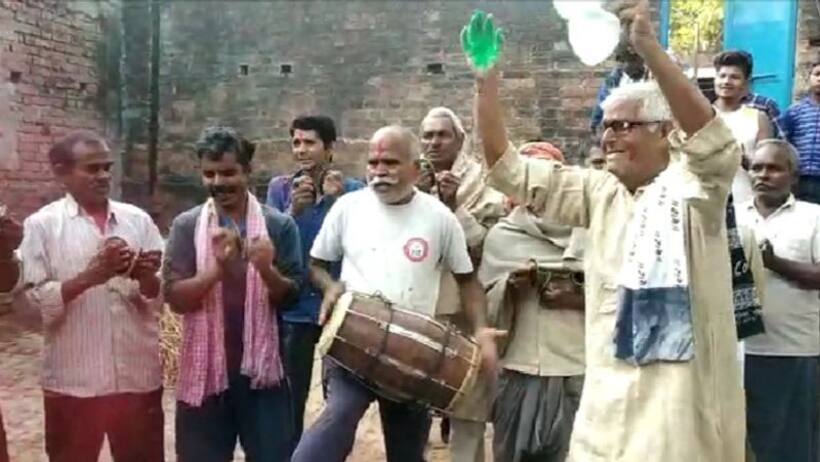 निर्भया के गांव में जश्न का माहौल, दादा बोले   सात साल बाद आया है त्यौहार मनाने का अवसर