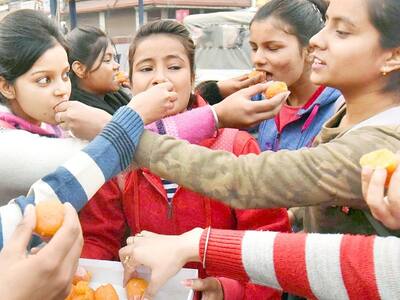 सोशल मीडिया पर मनाया जा रहा 'निर्भया दिवस', लोग बोले फांसी नहीं होती तो कोरोना इंजेक्शन से मार देते