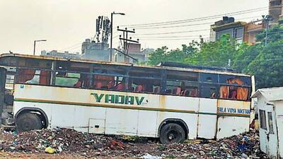 निर्भया से 2651 दिन पहले इसी बस में दरिंदगी हुई थी, अब कहां और किस हाल में खड़ी है, देखें Photos